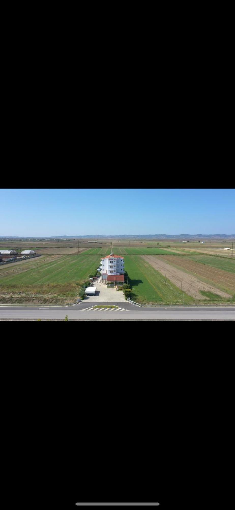 Monte Rei Hotel Lushnje Bagian luar foto